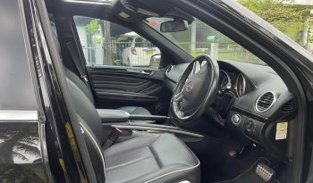 
									Mercedes-Benz ML350 2011 full								